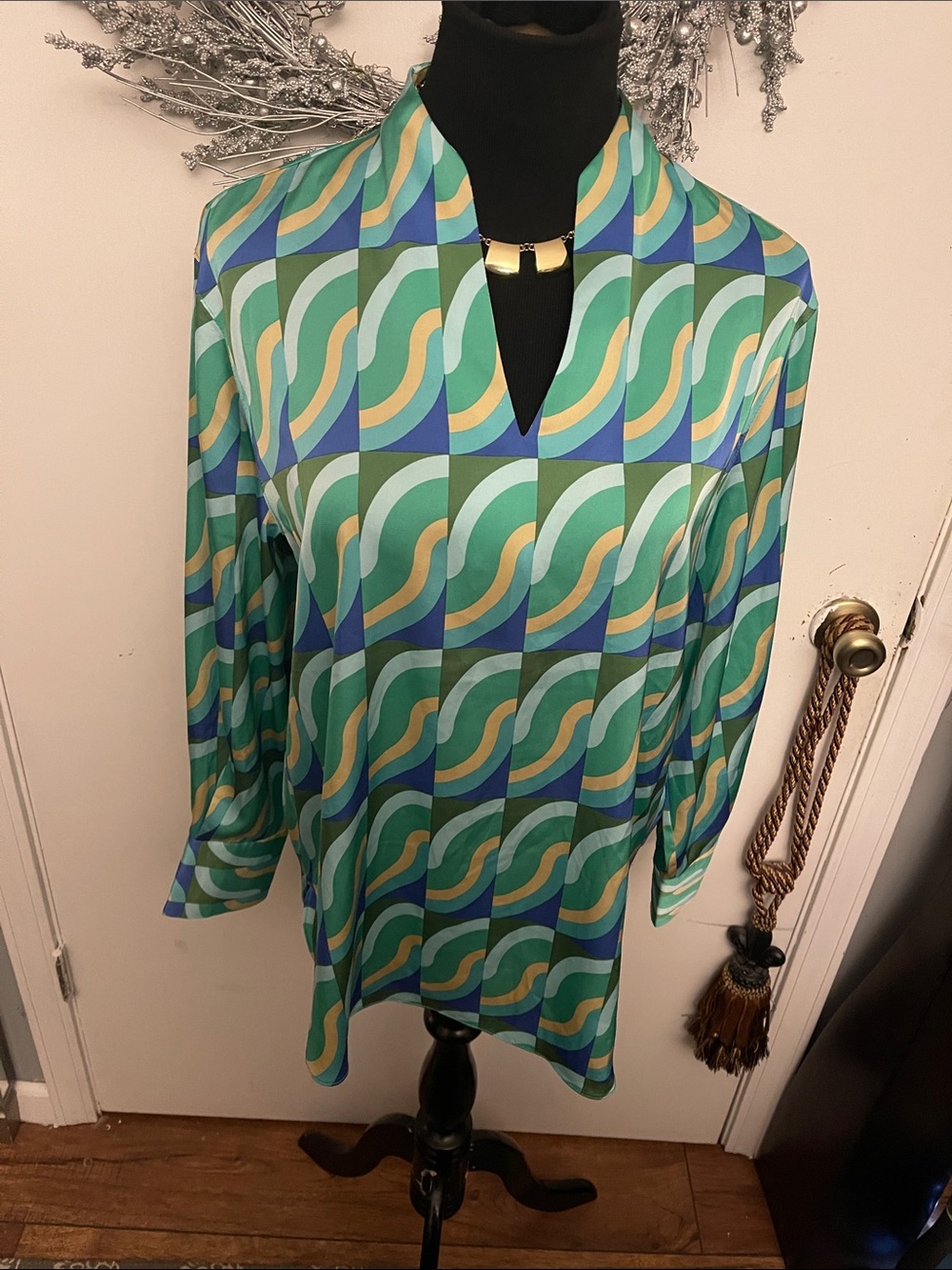 Rachel Zoe Green & Blue Wave-Print V-Neck Tunic